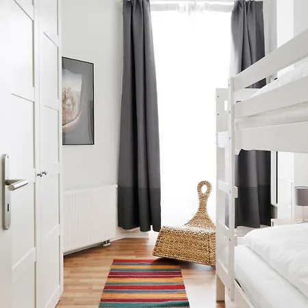 Be In In Prenzlauer Berg Apartment *